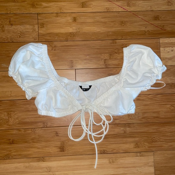 White cropped top - Picture 1 of 1